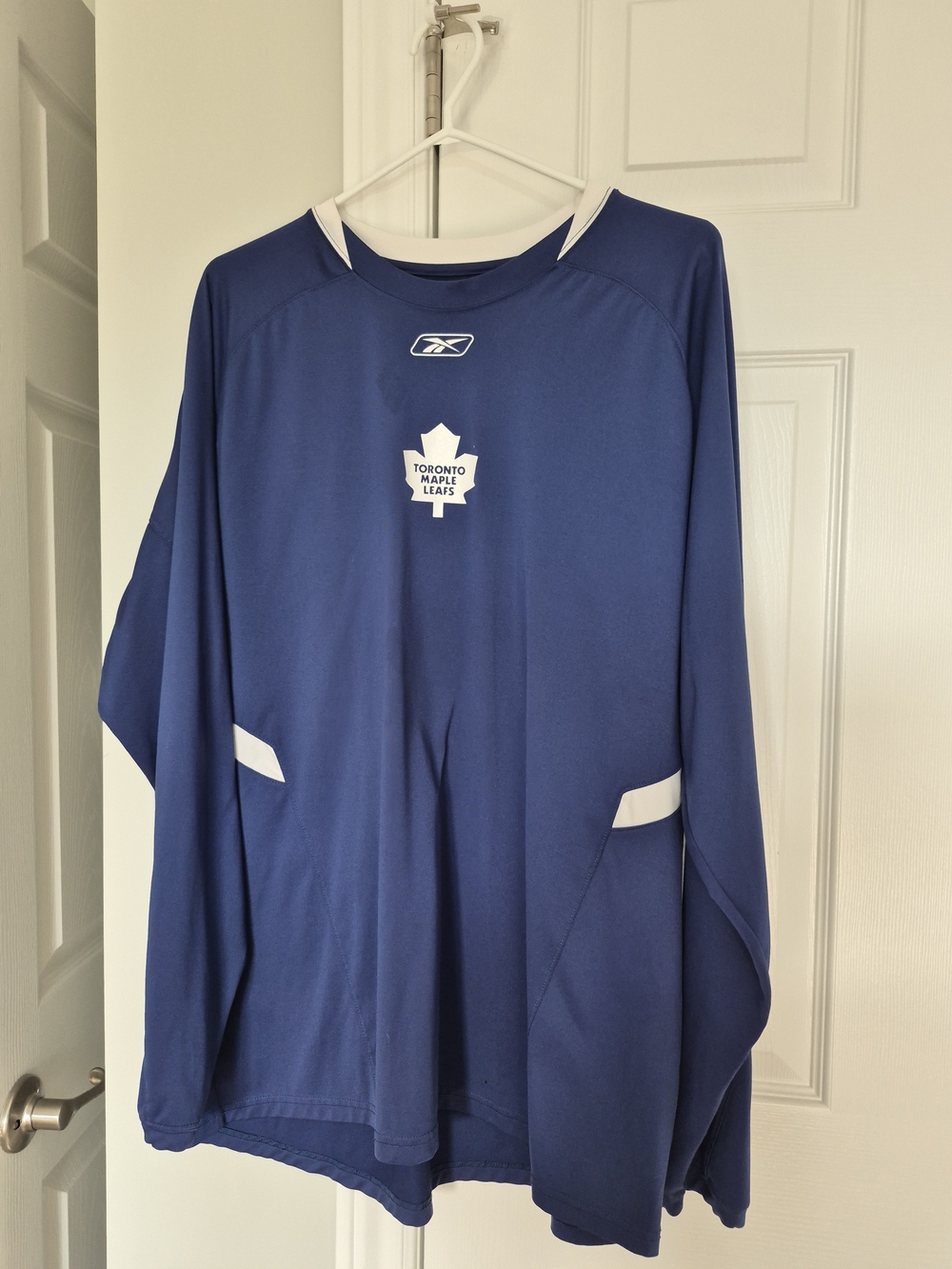 Reebok Toronto Maple Leafs Navy and White Hockey Pullover